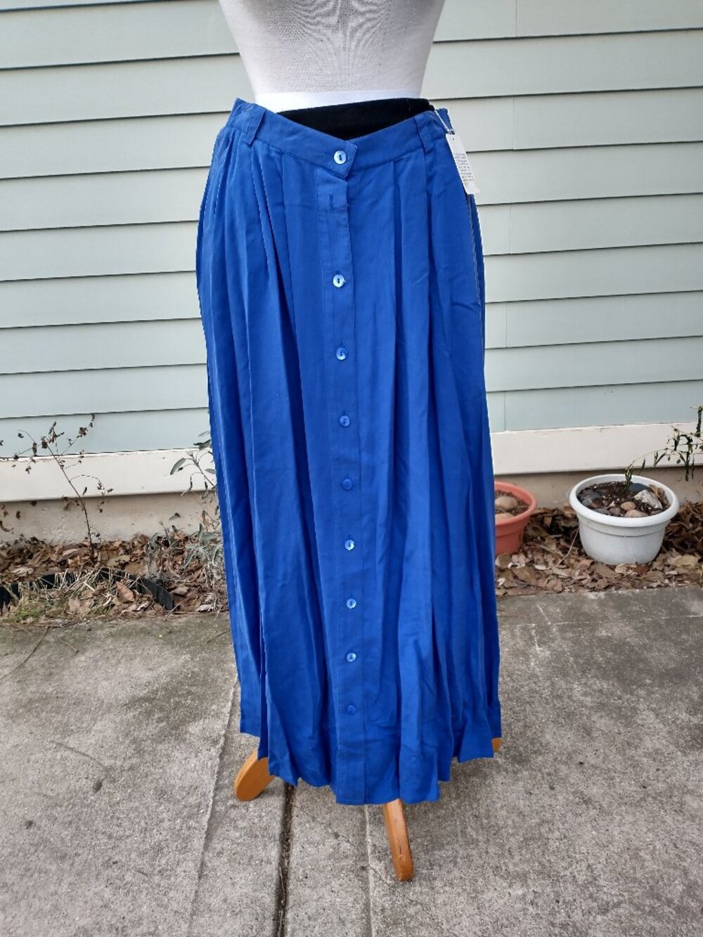 Skirt: silk royal blue, maxi. Size medium - by Saks Fifth Avenue